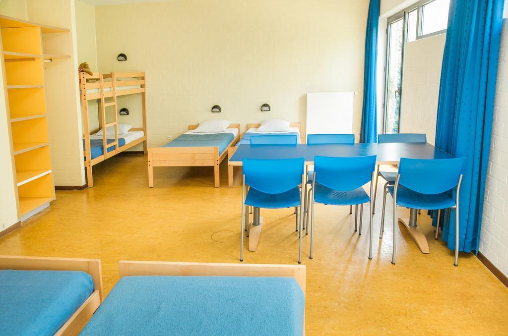 Jeugdherberg De Peerdevisser Oostduinkerke Szoba fotó